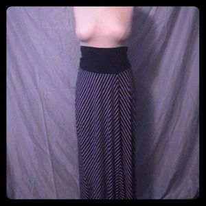 *Maternity* Maxi Skirt